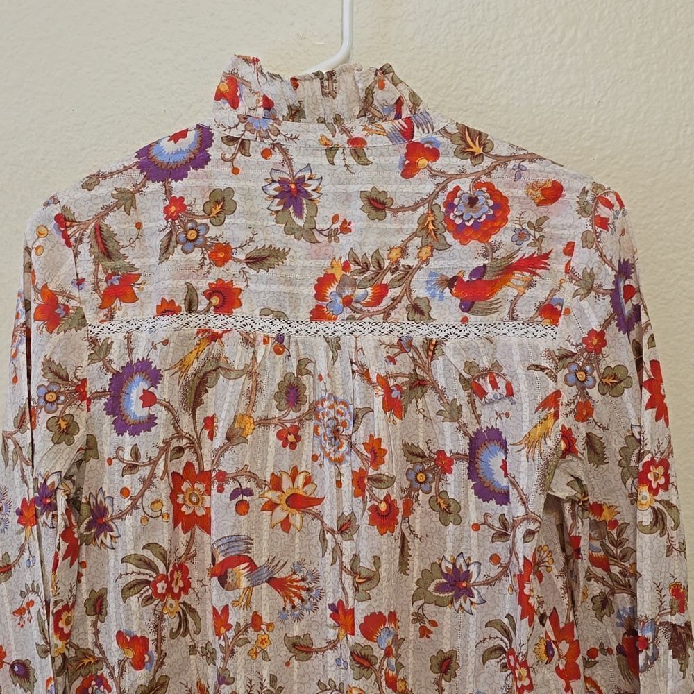 Sundance floral with ruffle/lace details blouse size small - Picture 5 of 10